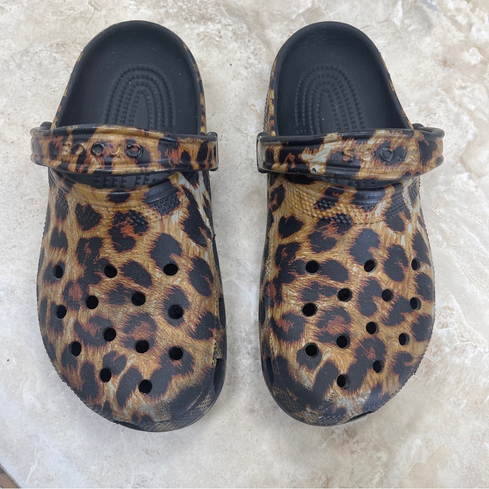 COPY - ✅ Crocs Animal Print Classic Clogs Women’s 8